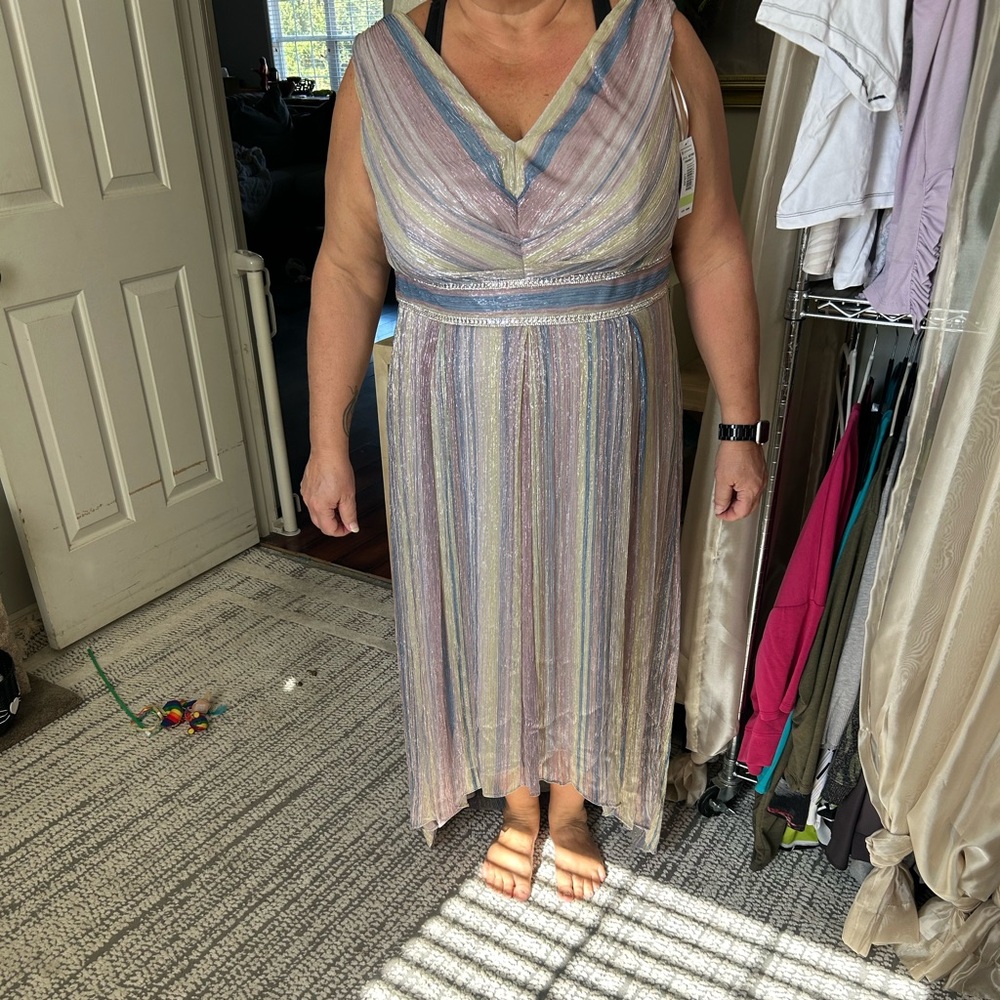 Beautiful dress. Light weight.